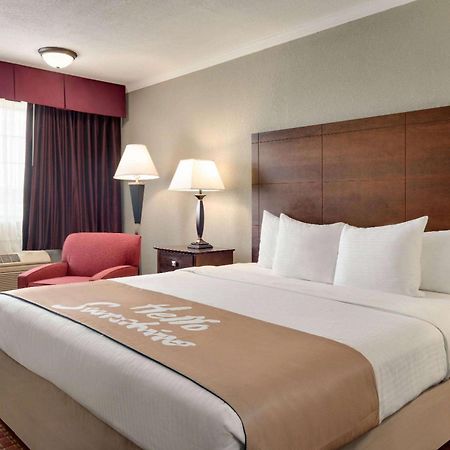 Days Inn By Wyndham Whitmore Lake Zewnętrze zdjęcie