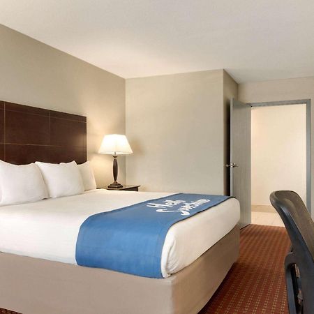 Days Inn By Wyndham Whitmore Lake Zewnętrze zdjęcie