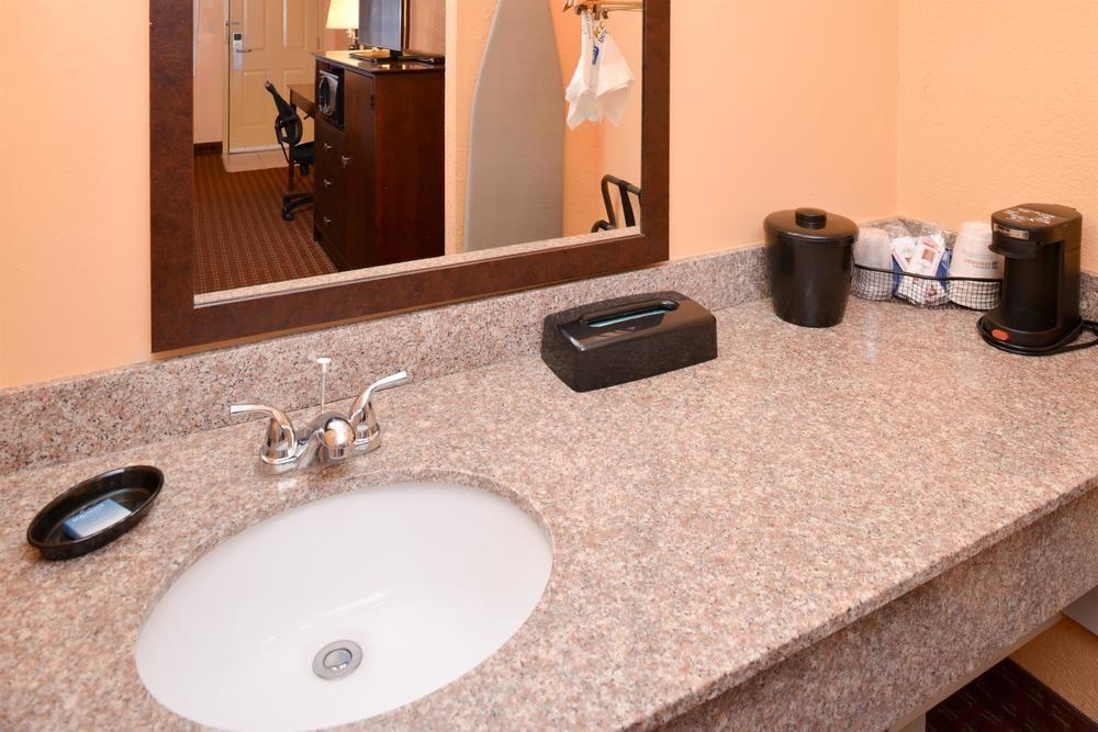 Days Inn By Wyndham Whitmore Lake Ann Arbor Brighton Zewnętrze zdjęcie