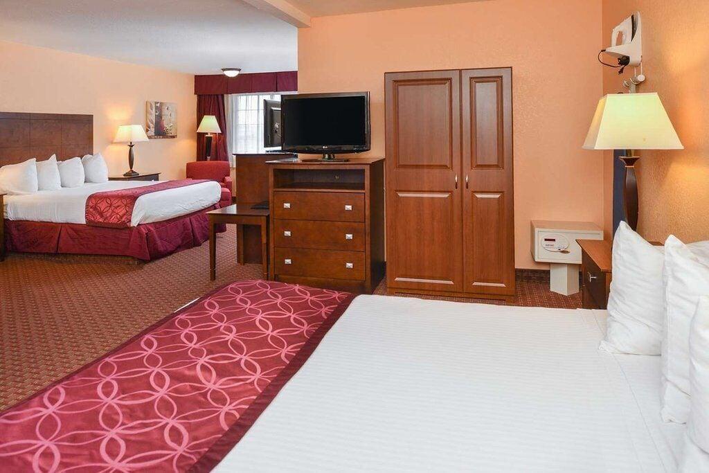 Days Inn By Wyndham Whitmore Lake Zewnętrze zdjęcie