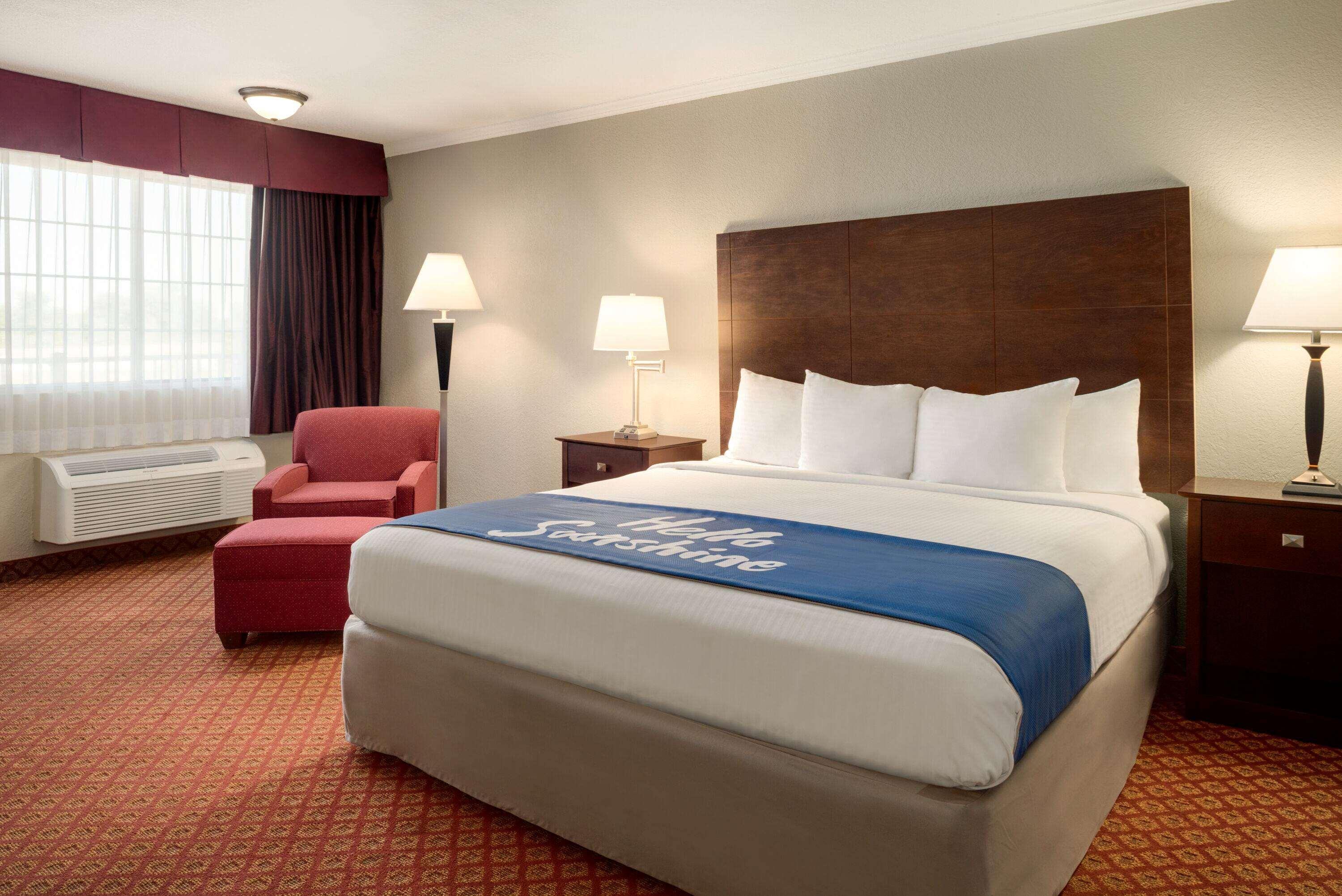 Days Inn By Wyndham Whitmore Lake Zewnętrze zdjęcie