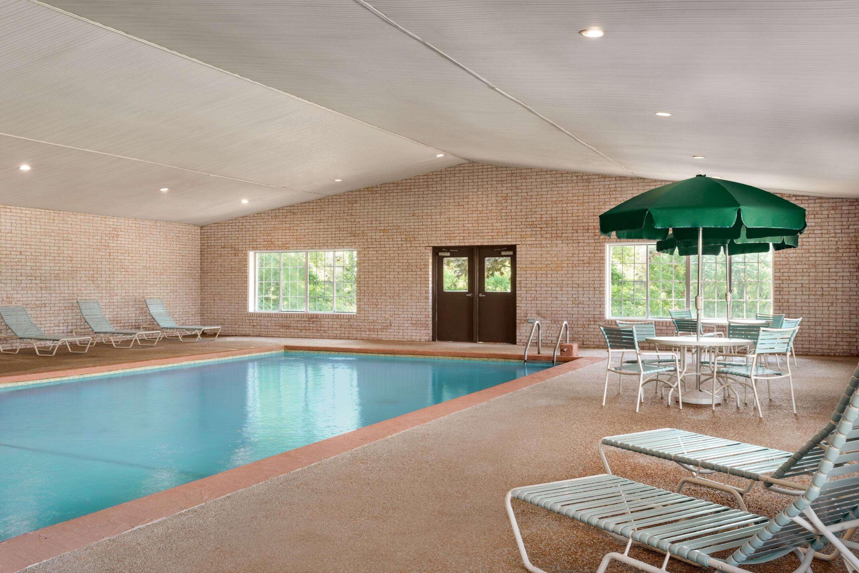 Days Inn By Wyndham Whitmore Lake Zewnętrze zdjęcie