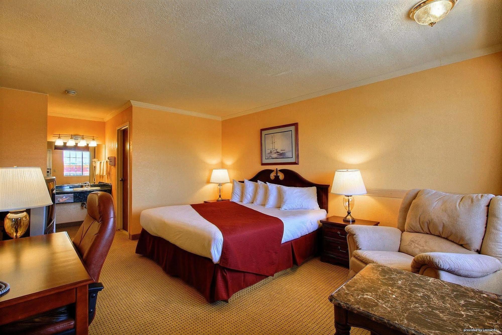 Days Inn By Wyndham Whitmore Lake Zewnętrze zdjęcie