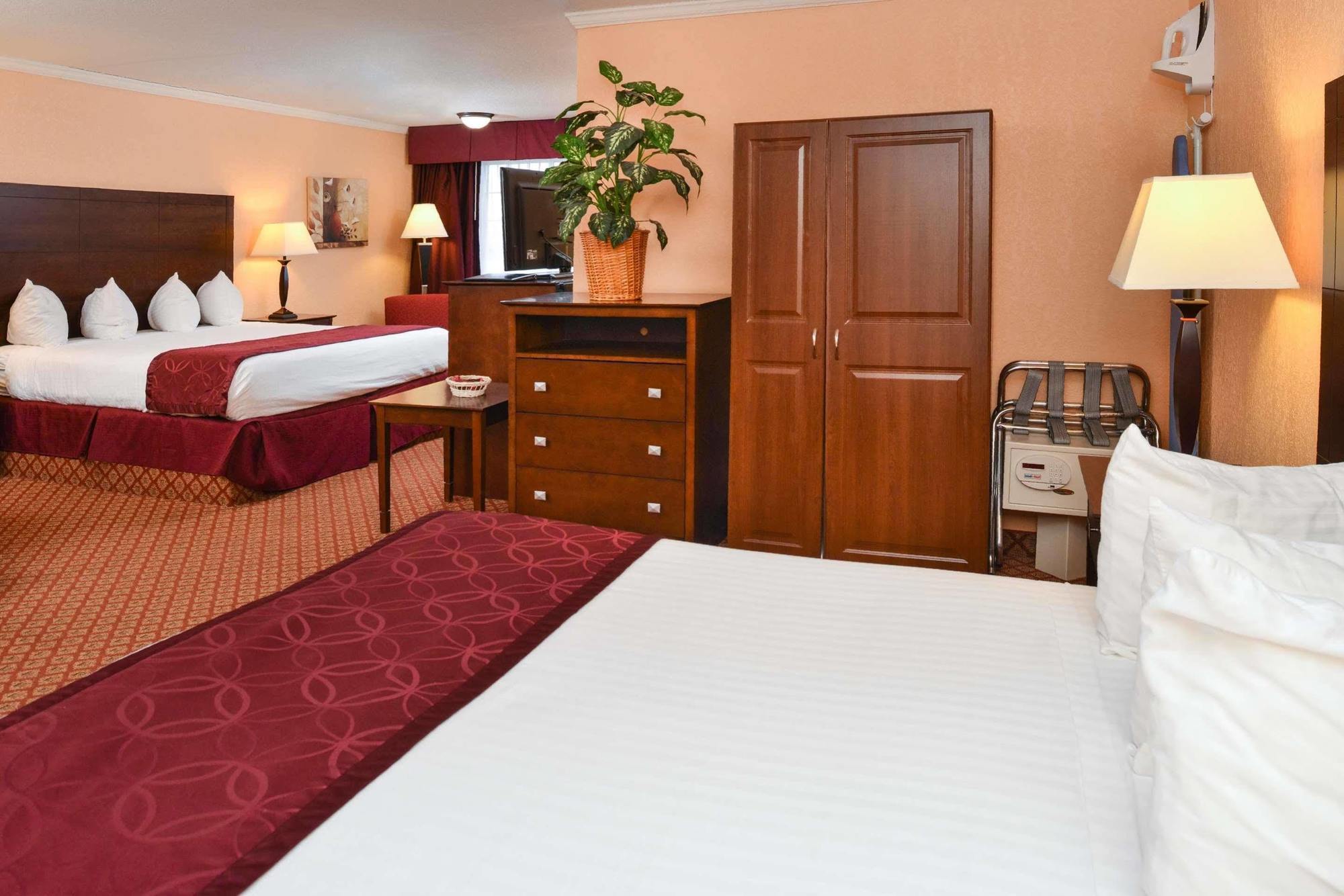 Days Inn By Wyndham Whitmore Lake Zewnętrze zdjęcie